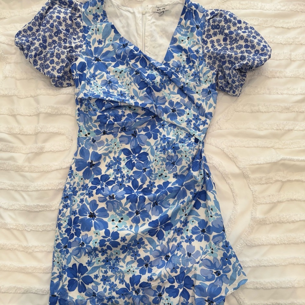 Chic Blue Floral Mini Dress
